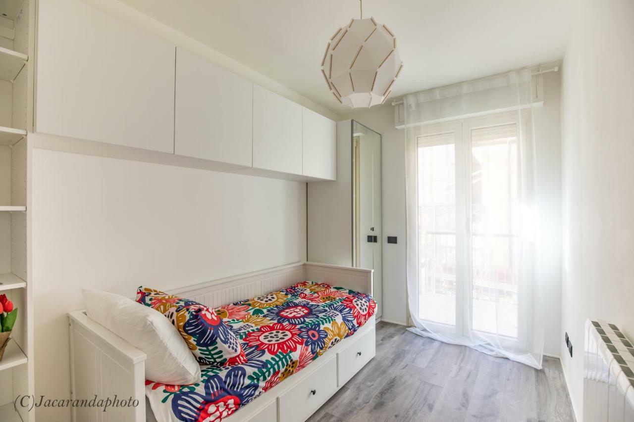 Mirabilia Beach Apartment Viareggio Bagian luar foto